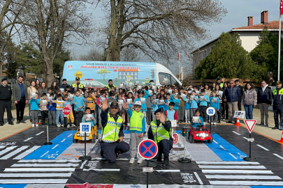 Jandarmadan 220 öğrenciye trafik eğitimi