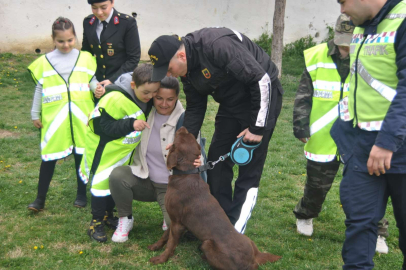 Jandarmadan Down Sendromlu çocuklara gösteri