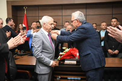 Keşan Belediye Başkanı Özcan, mazbatasını aldı
