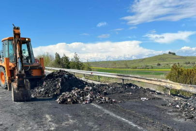 Otoyolda TIR yangını