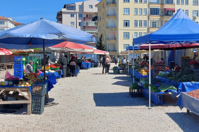 Halk pazarı arifeden kuruldu