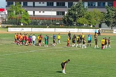 Amatör maçta kavga çıktı: Futbolcular maçı terk etti