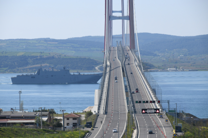 İspanya'nın amfibi hücum gemisi Çanakkale Boğazı'ndan geçti