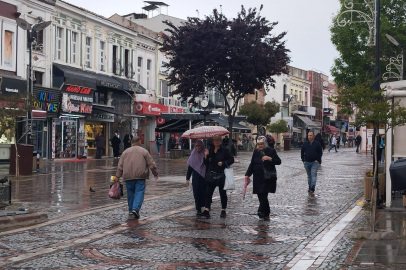 Edirne’de aralıklarla yağan yağmur etkili oluyor