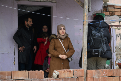 Öğrencilerin ev ziyareti sırasında düzensiz göçmenler yakalandı