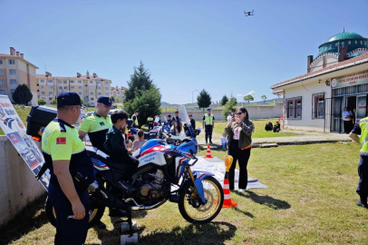 Jandarmadan öğrencilere Trafik Haftası eğitimi