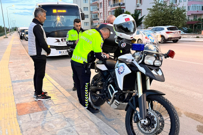 Alkollü ETUS şoförünü yolcular yakalattı