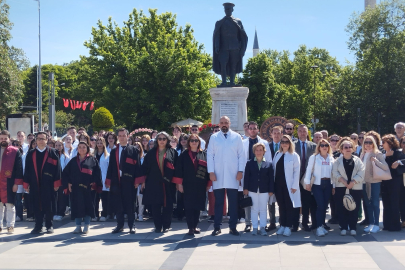 “Eczacı varsa hayat var”