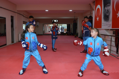 Tekirdağlı sporcular Kick Boks Dünya Kupası'nda mücadele edecek