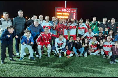 Tekirdağ Dostspor Veteran takımı şampiyon oldu