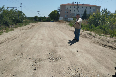 Yağmurlu Havalarda Tarlalarına Ulaşamıyorlar