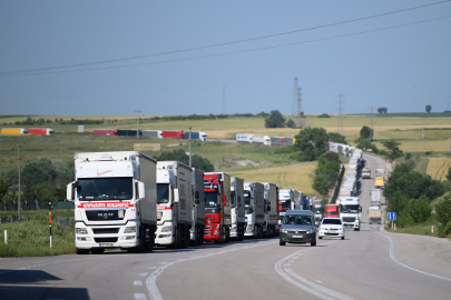 Hamzabeyli'de 26 Kilometrelik Tır Kuyruğu