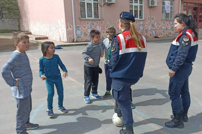 Jandarmadan Çocuklara Bilgilendirme ve Spor Etkinliği