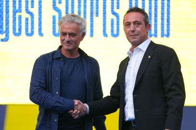 Jose Mourinho Resmen Fenerbahçe'de