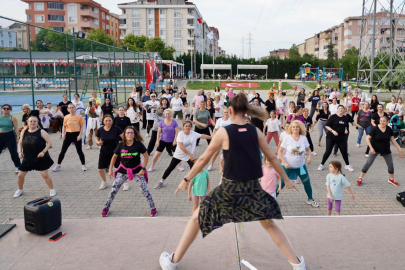 Çorlu’da Açık Hava Etkinlikleri Zumba ile Başladı