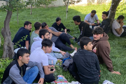 Edirne'de Tırda 18 Düzensiz Göçmen Yakalandı