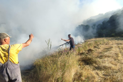 Kırklareli'nde Otluk Alanda Çıkan Yangın Söndürüldü