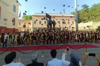 Edirne Lisesi’nde Mezuniyet Coşkusu