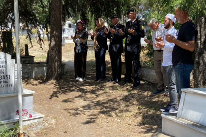 Pehlivanköy'de Şehit Asker Mezarı Başında Anıldı