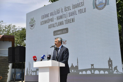 Edirne'de Köy Yolları Uzun Ömürlü ve Konforlu Sıcak Asfaltla Kaplanıyor