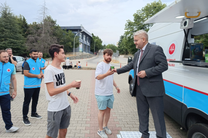 Üniversite Öğrencilerine Çorba İkramı Yapıldı