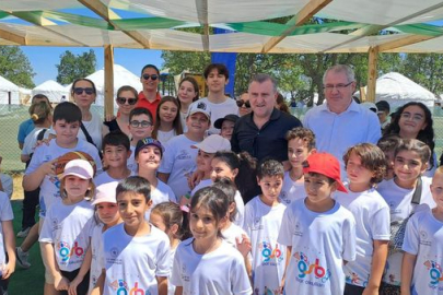 Bakan Bak Musabeyli Korusunda Gençlerle Buluştu