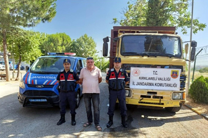 Jandarma Çalıntı Kamyonu Bulup Sahibine Teslim Etti