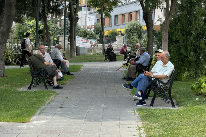 Tekirdağ'da Serinlemek İsteyenler Denize Girdi