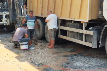 Saraçlar’daki Su Patlağı Onarılıyor