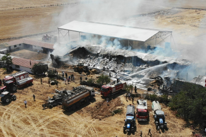 Tekirdağ'da Çıkan Yangında 15 Bin Saman Balyası Yandı