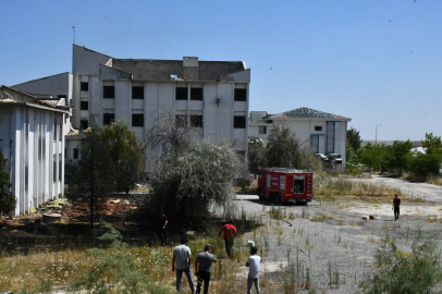 Lüleburgaz'da Eski Hastane Bahçesinde Çıkan Yangın Söndürüldü