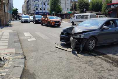 Edirne’de İki Otomobil Çarpıştı: 5 Yaralı