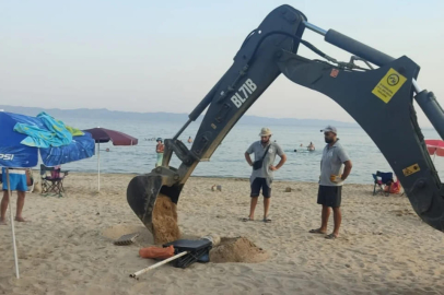 Erikli Sahili’ndeki Sabit Şemsiyeler Kaldırılıyor