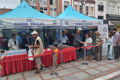 Edirne’de Bin Adet Aşure Dağıtıldı