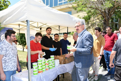 Tekirdağ NKÜ'de Akademisyenlere Aşure İkramı