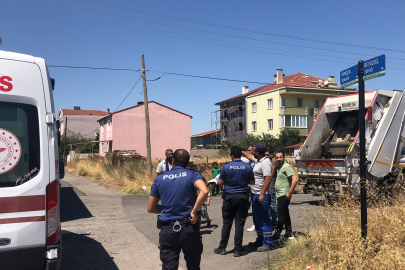 Çöp Kamyonuyla Halk Otobüsü Çarpıştı: Temizlik İşçisi Yaralandı