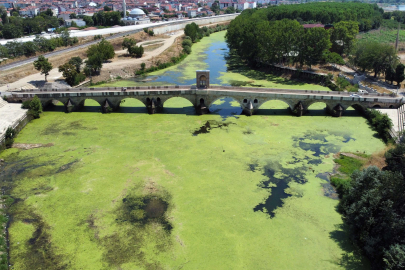 Tunca Nehri Kurudu, Yanındaki Yolda Çökme Oldu