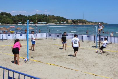 Gelibolu'da Plaj Voleybolu Turnuvası Başladı