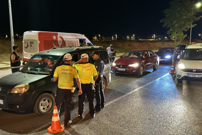 Edirne'de Polis ve İl Göç İdaresi Ekiplerinden Ortak Denetim