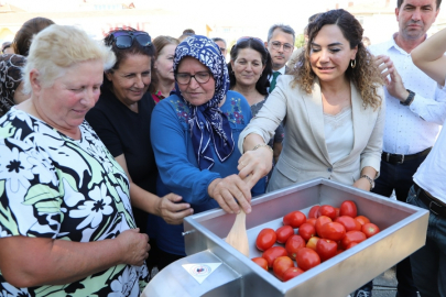 Malkaralı Üreticilere Salça Makinesi Dağıtımı Yapıldı