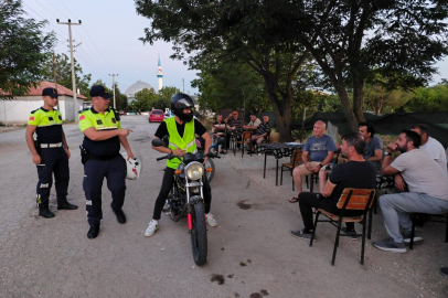 Jandarma Motosiklet Sürücülerini Bilinçlendirme Çalışmalarını Sürdürüyor