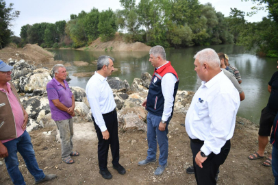 Vali Sezer, Debisi Düşen Tunca Nehri'nde İncelemede Bulundu