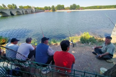 Meriç Nehri Balıkçıların Gözdesi Oldu