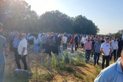 Kapaklı'da Evinde Ölü Bulunan Genç, Son Yolculuğuna Uğurlandı