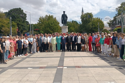 CHP Edirne’den Atatürk Anıtında 30 Ağustos Töreni