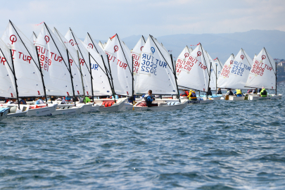 Tekirdağ'da Zafer Kupası Yelken Yarışları Başladı