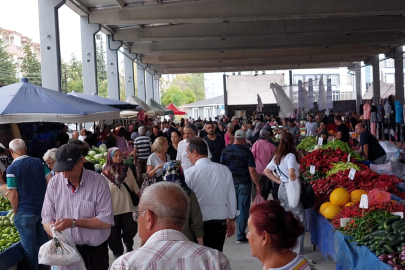 Edirne’deki Halk Pazarında İğne Atsan Yere Düşmez