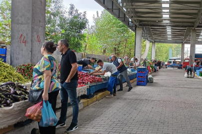 Havsa’daki Halk Pazarında Sabah Yoğunluğu