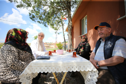 Gönüllü Tayin İstediği Köyde Ebelik Yapıyor