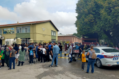 Edirne'de Öğrenciler Polislere Emanet